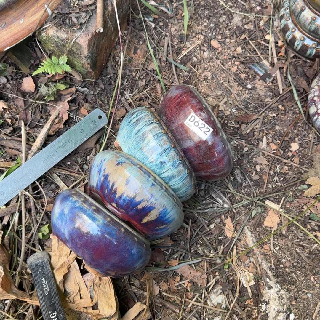 红泥花盆家622。