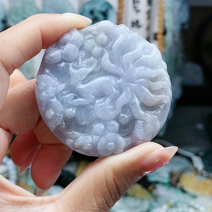 颈饰足铂镶嵌翡翠翡翠