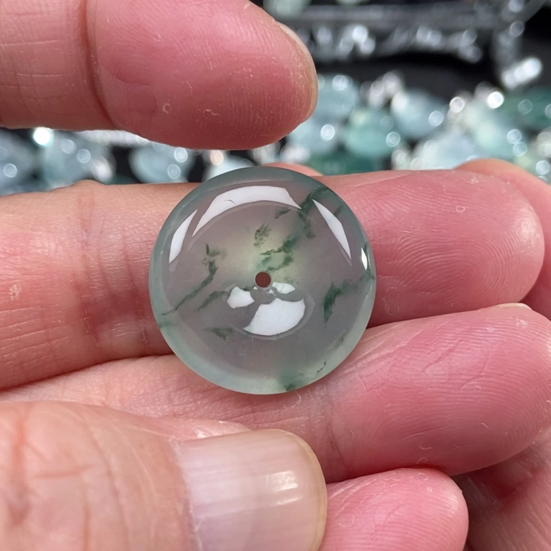 颈饰未镶嵌翡翠平安扣