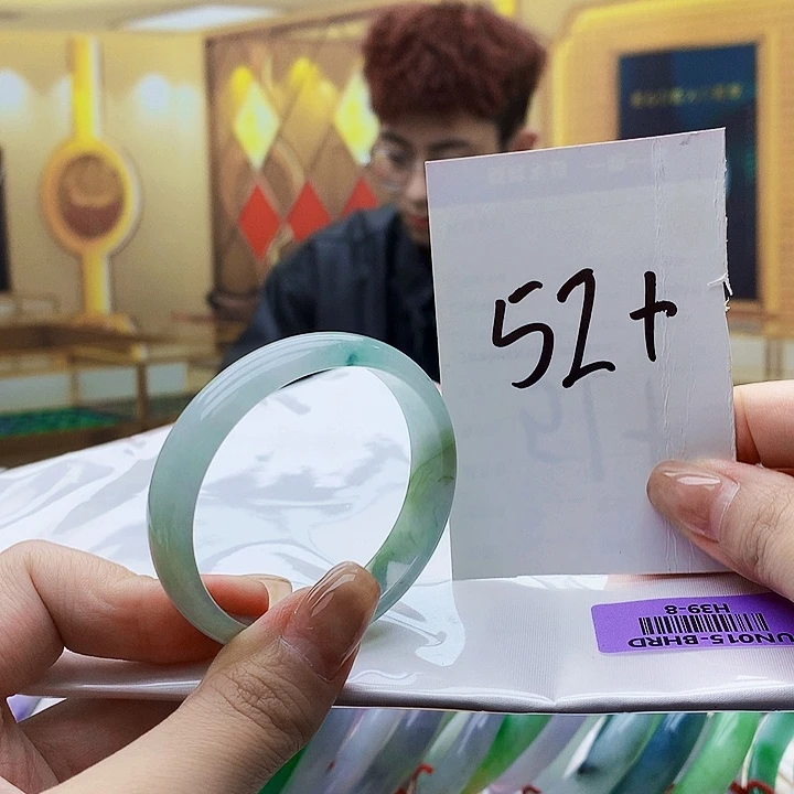 翡翠未镶嵌手镯000……