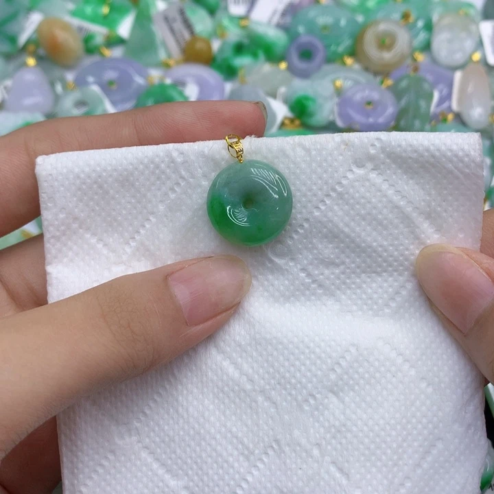 颈饰18K金镶嵌翡翠1111111111