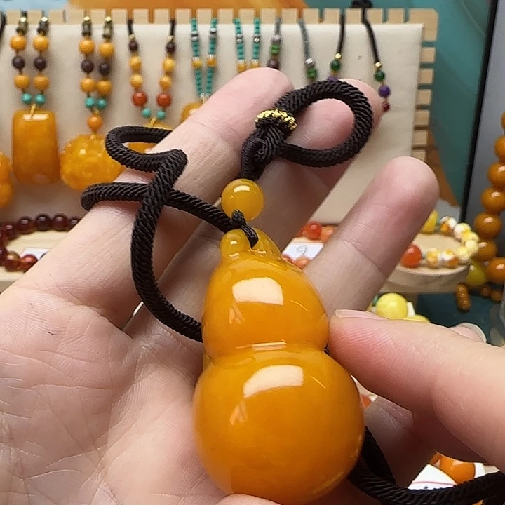 王***师非金属葫芦吊坠一条