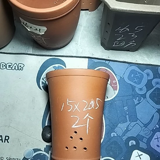 红泥新品两个花盆微瑕
