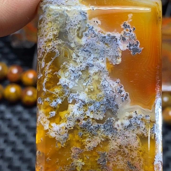 玛瑙/玉髓颈饰未镶嵌李*