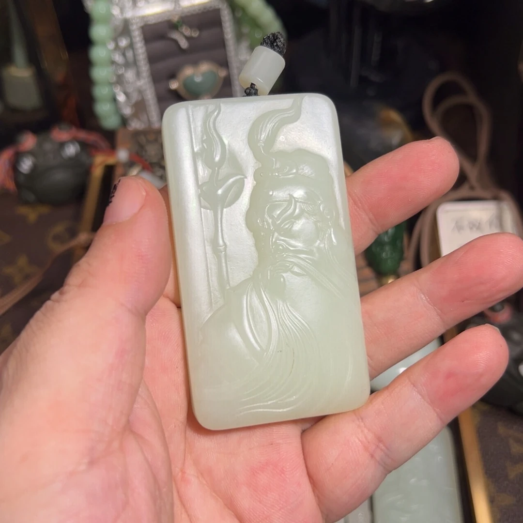 未镶嵌和田玉把件俄老熟料暖白关二爷手把牌93.8g