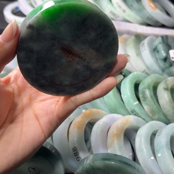 定制翡翠未镶嵌手镯