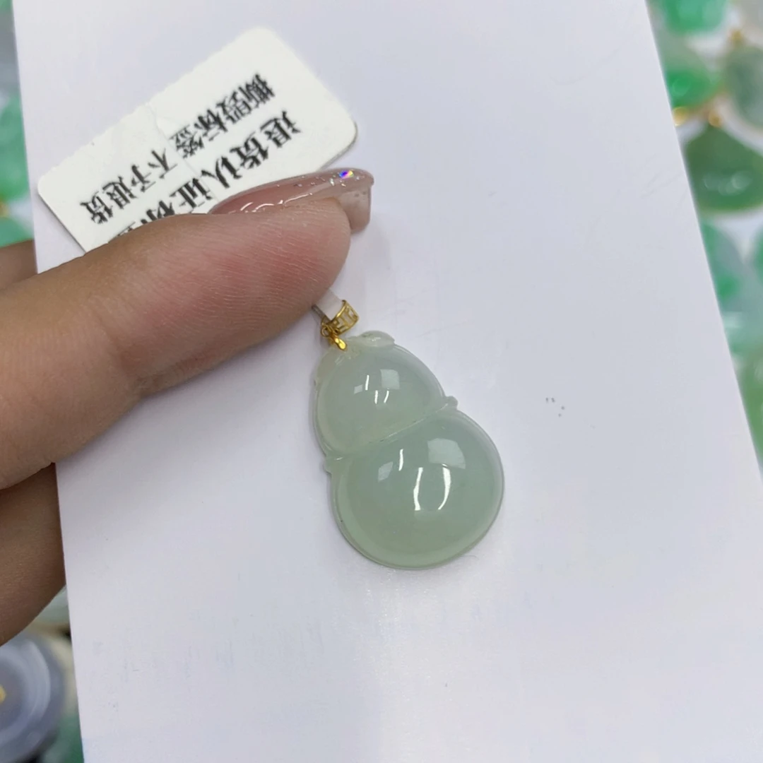 颈饰18K金镶嵌翡翠翡翠