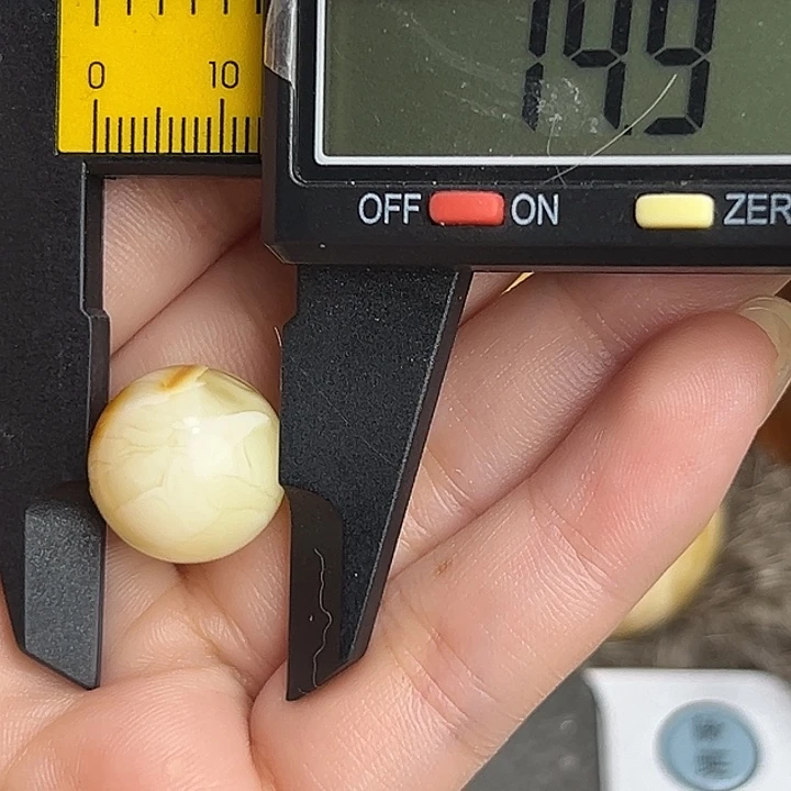 蜜蜡未镶嵌裸石蜜蜡411