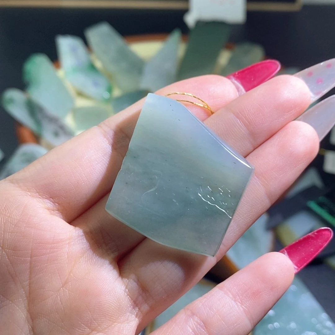翡翠未镶嵌颈饰mm