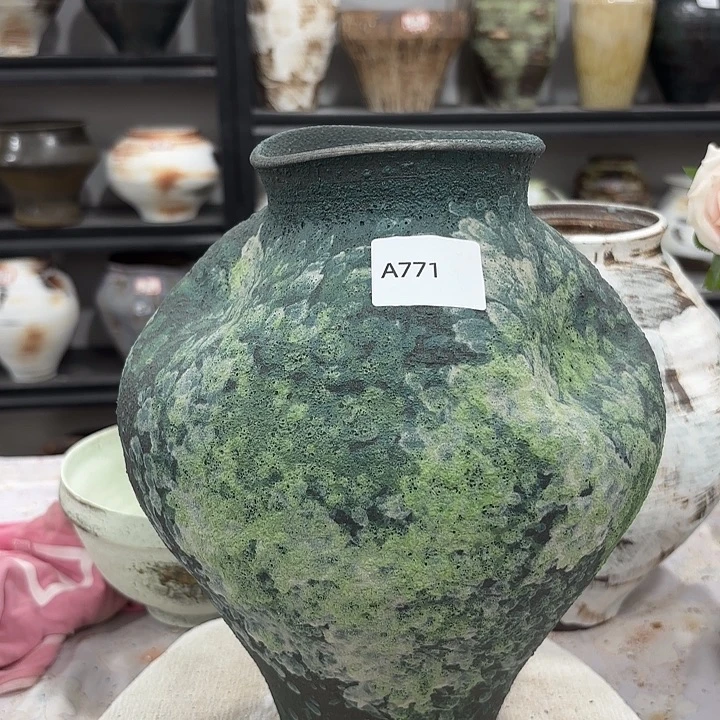 摆件高29，口11，无孔