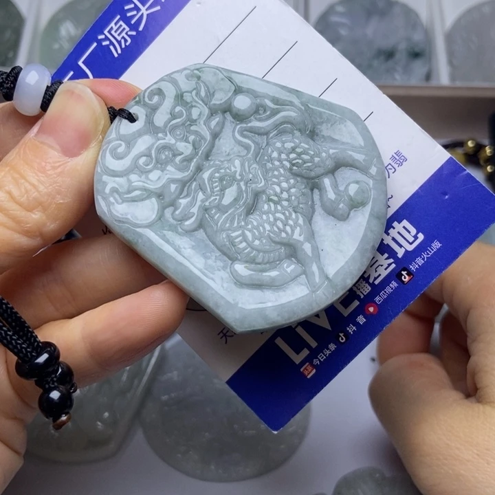 翡翠把件未镶嵌翡翠