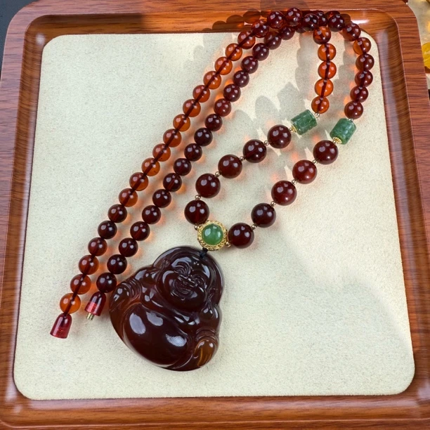 夏歌珠宝-缅甸天然灵草珀大佛公血珀项链大师雕刻件手工毛衣链