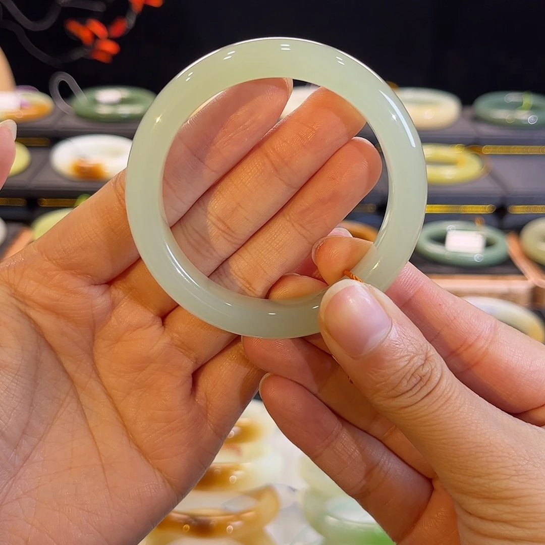 和田玉未镶嵌手镯高冰晴