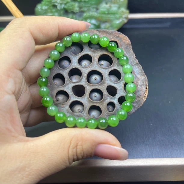 天然和田玉碧玉圆珠单圈玉手串绿色女士素圈时尚满色精美菠菜绿