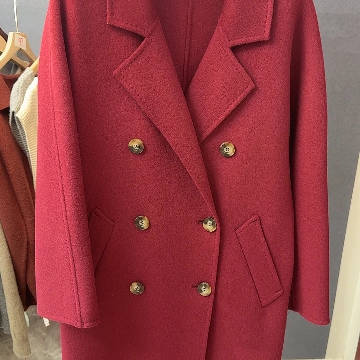 101801车厘子红色羊绒大衣