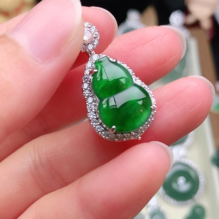 颈饰未镶嵌翡翠吊坠