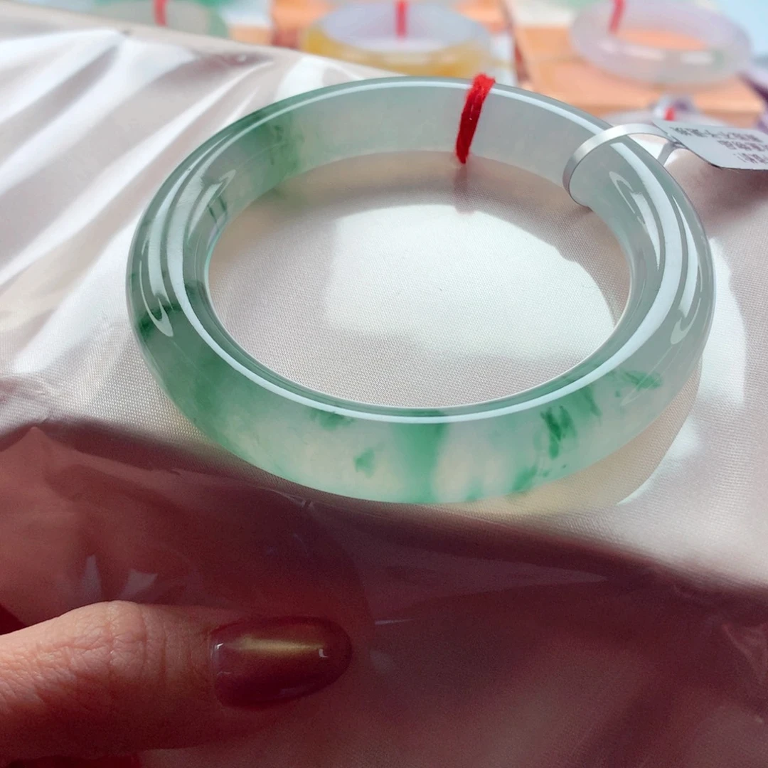 翡翠未镶嵌手镯53.9圆条 高冰透绿野仙踪 灵