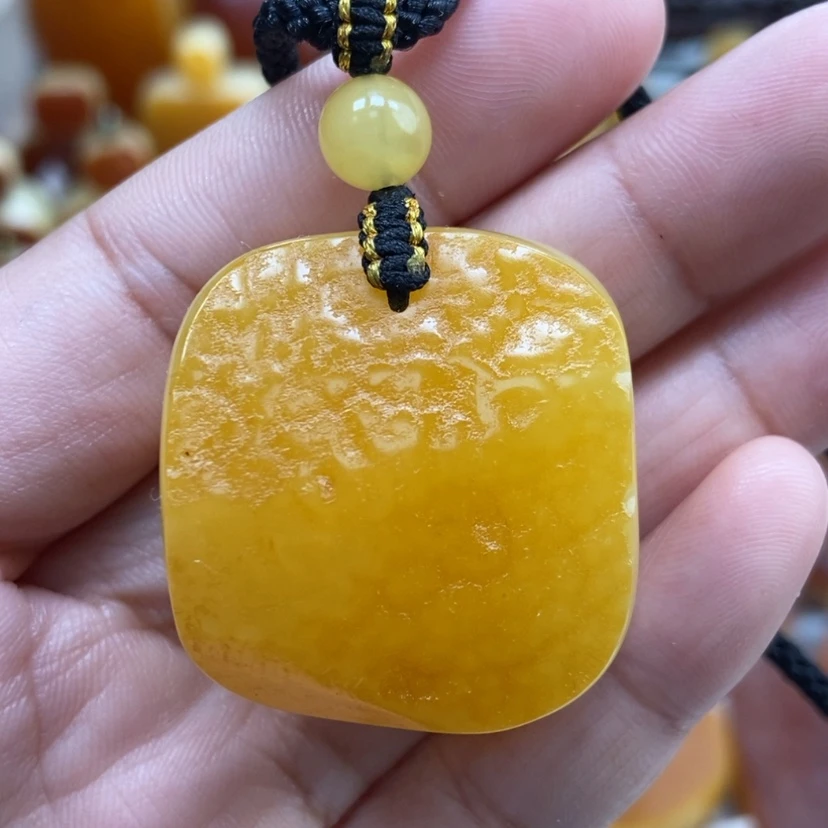 【闪购商品】琥珀颈饰未镶嵌