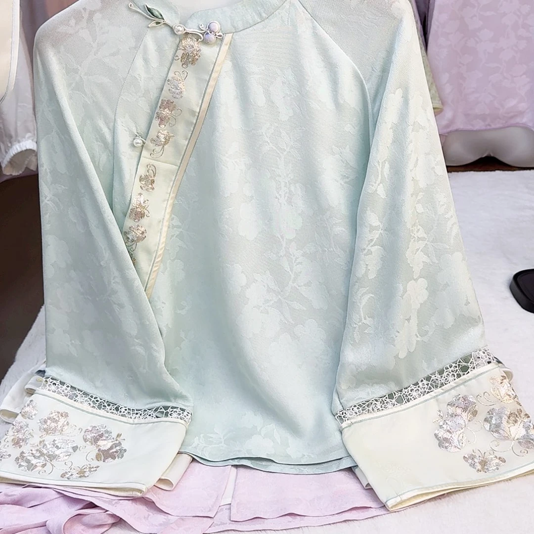 织绣真丝蓝色斜襟上衣
