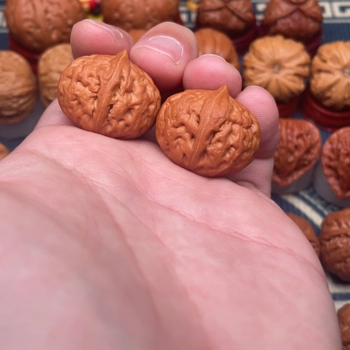 文玩核桃把件麒麟磨盘