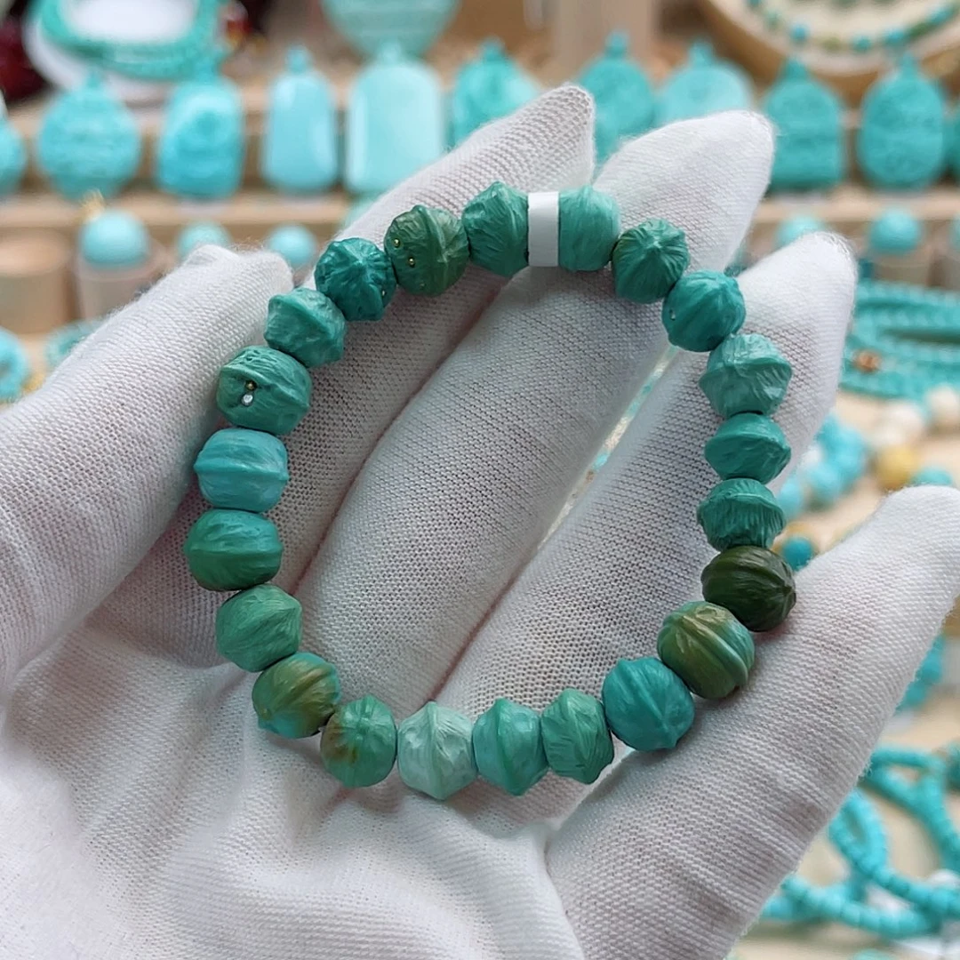 绿松石未镶嵌珠宝奇石