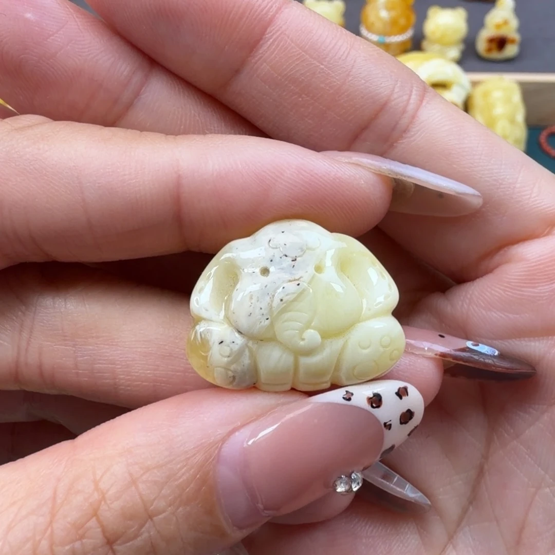 蜜蜡未镶嵌裸石蜜蜡