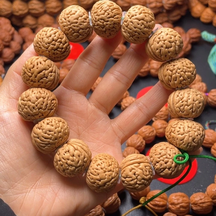 文玩核桃吊坠桃核