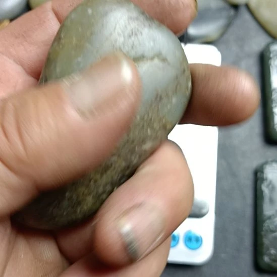 和田玉未镶嵌车挂