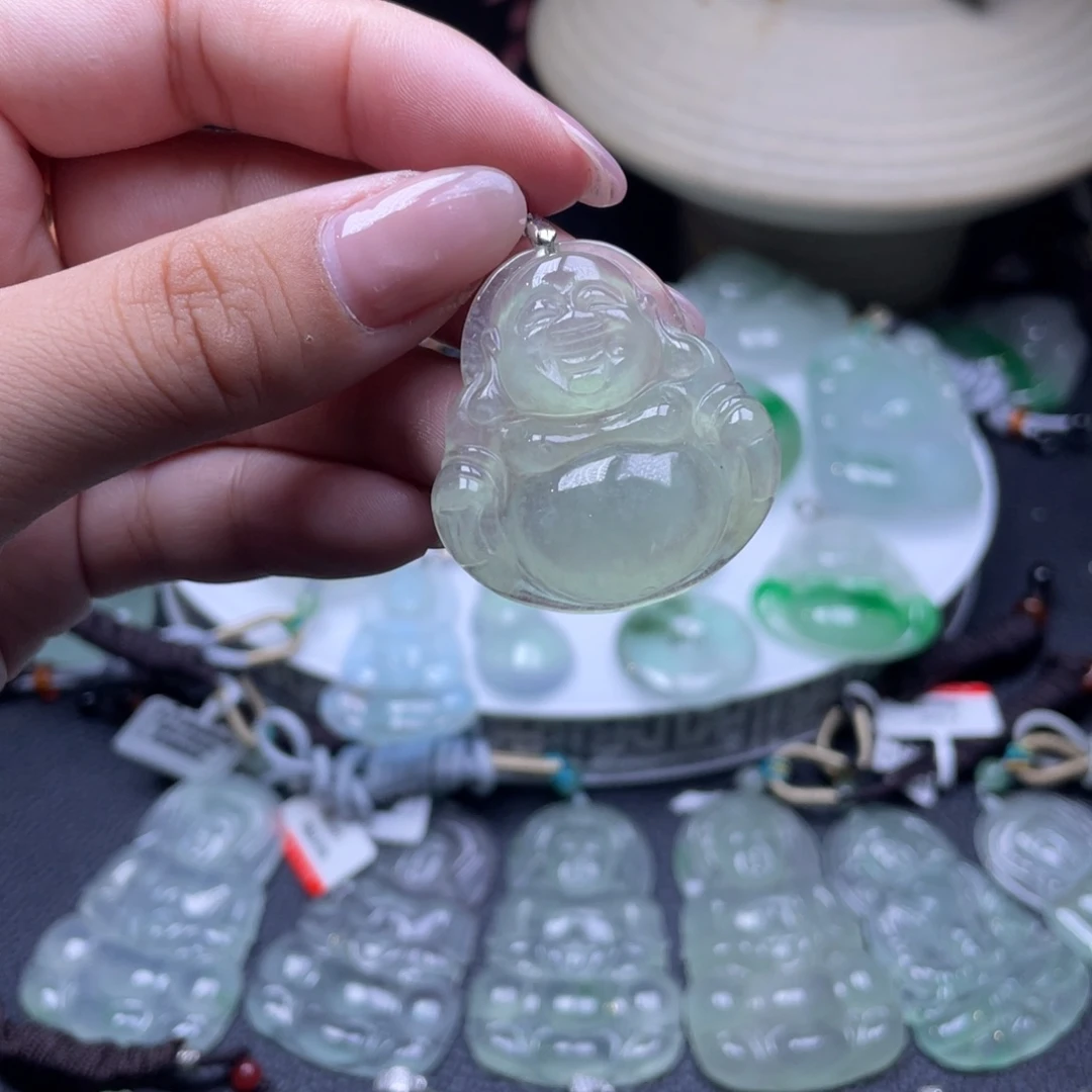 颈饰未镶嵌翡翠