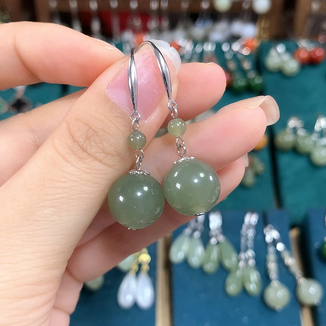 和田玉耳饰银S925镶嵌卡12mm左右晴水绿