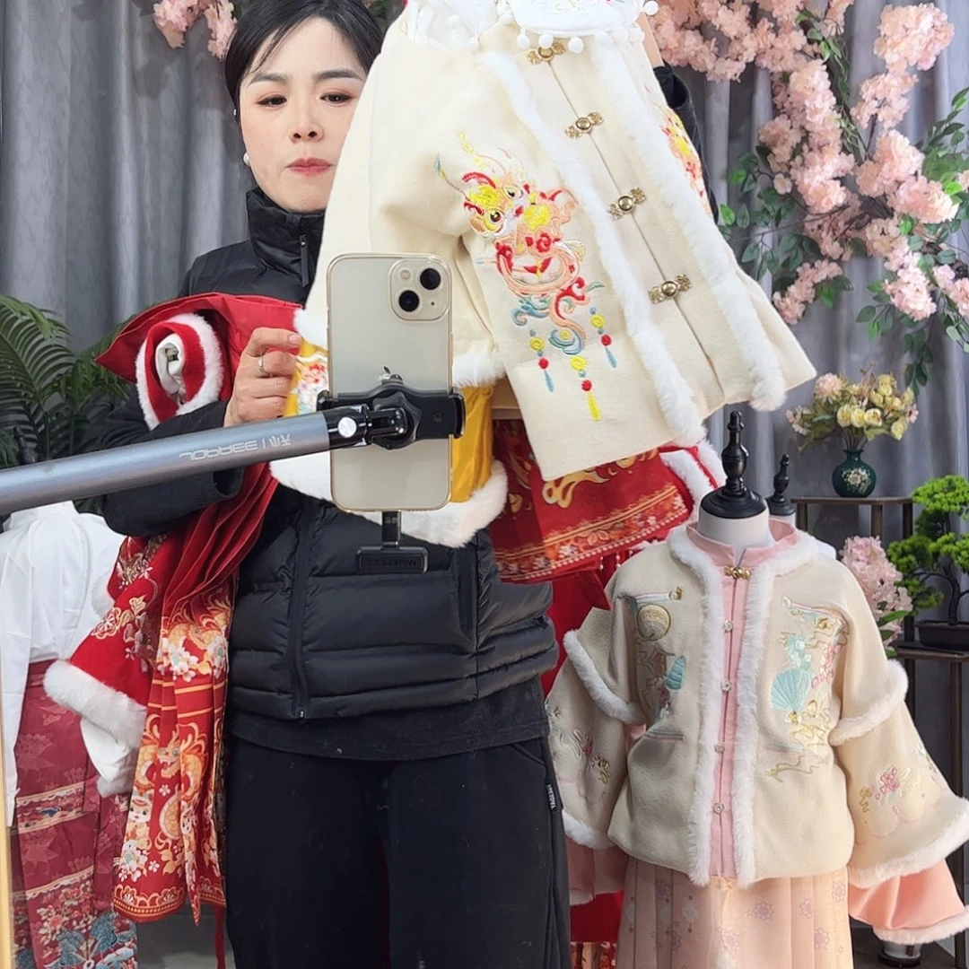 米色长袖拜年服100