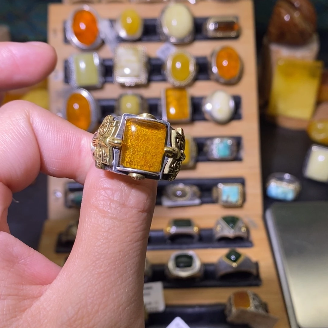 琥珀戒指银S925镶嵌四****室
