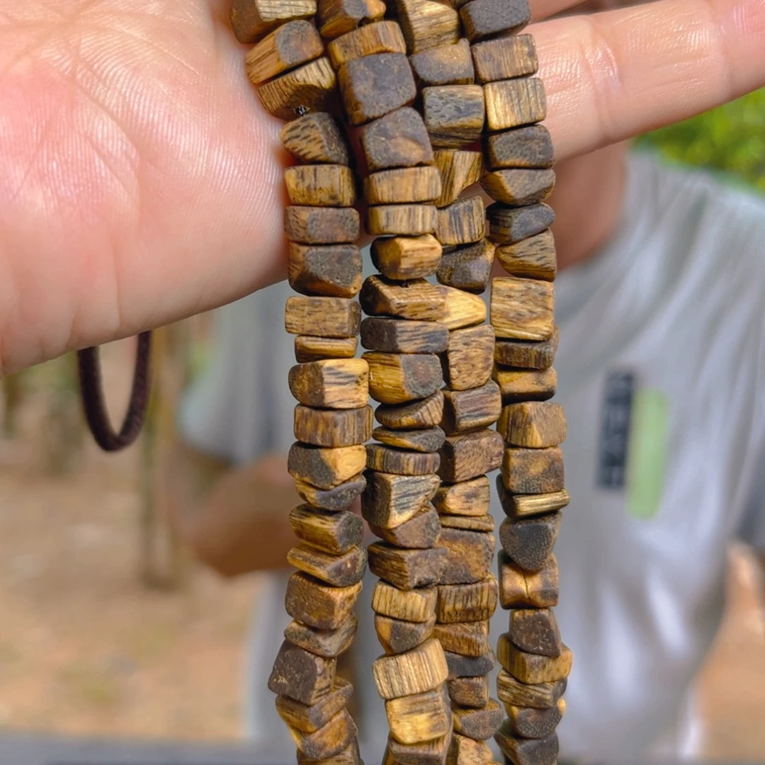 沉香碎屑沉香车挂