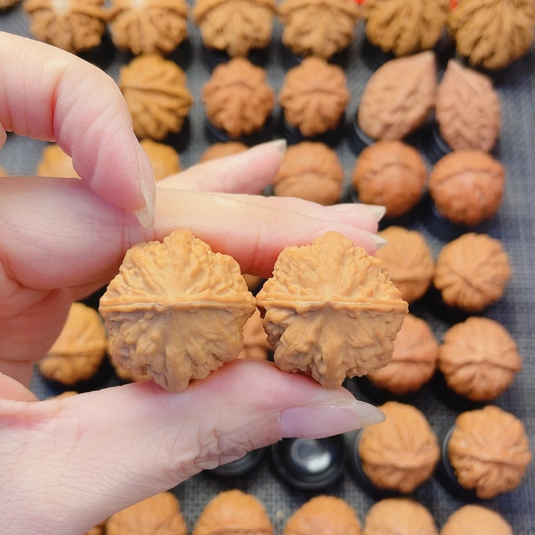 咋***？文玩核桃把件八角