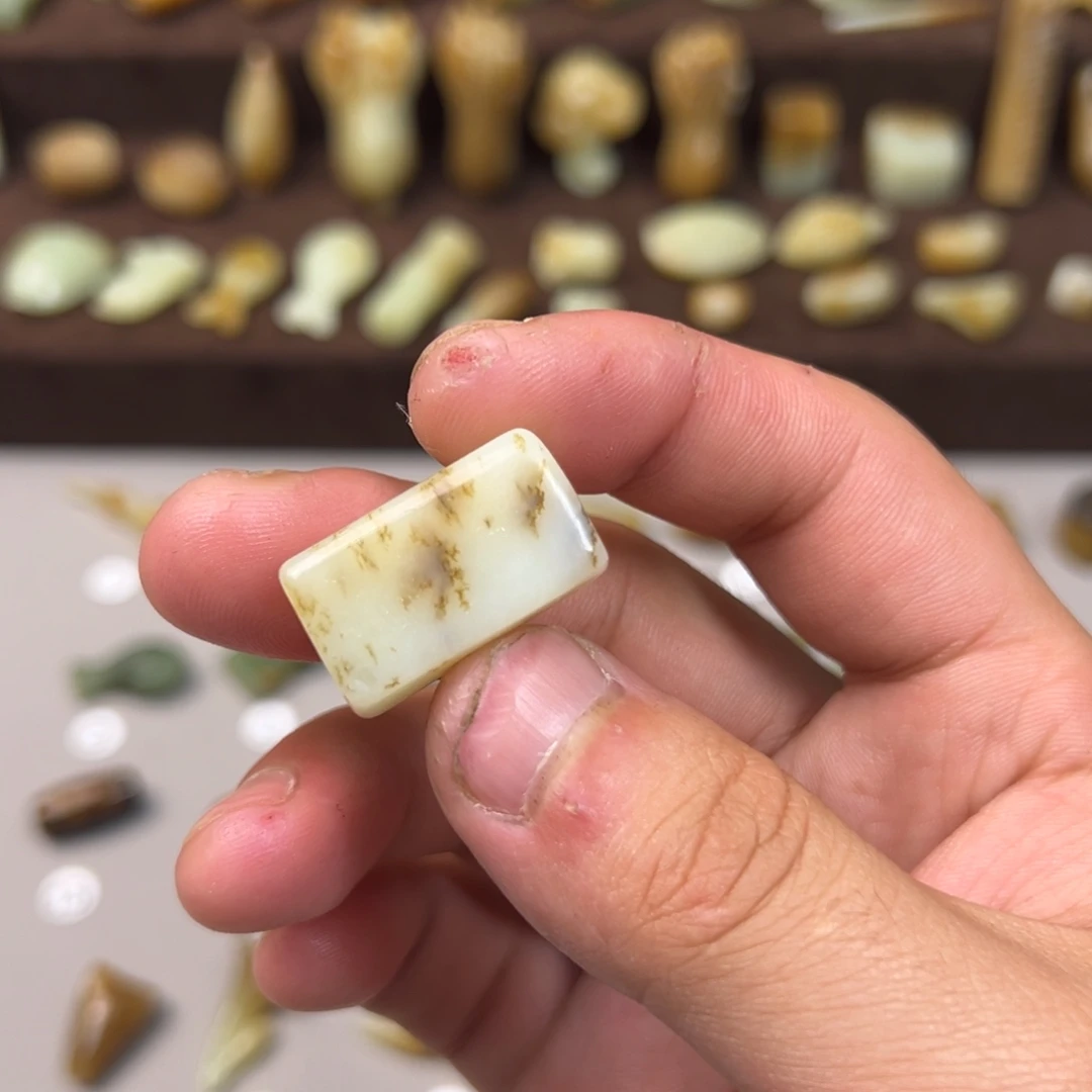 岫岩河磨玉（透闪石质玉）未镶嵌颈饰