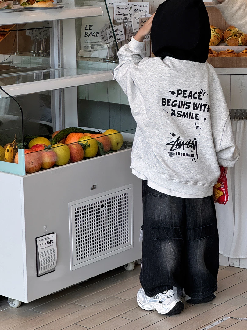 2025春季新款韩版男童时尚百搭拼色字母连帽套头卫衣