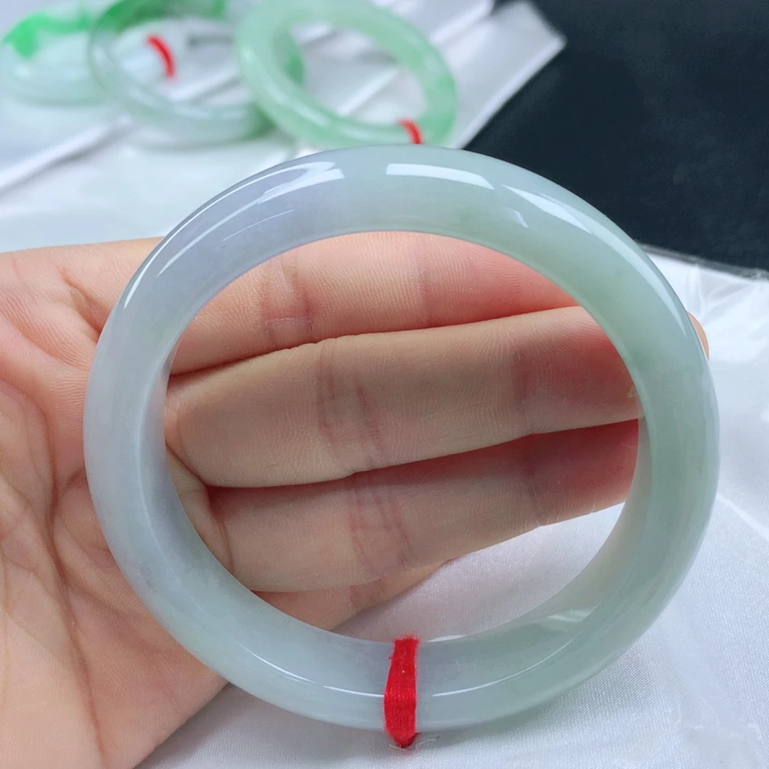 翡翠手镯未镶嵌60+大圈口翡翠手镯