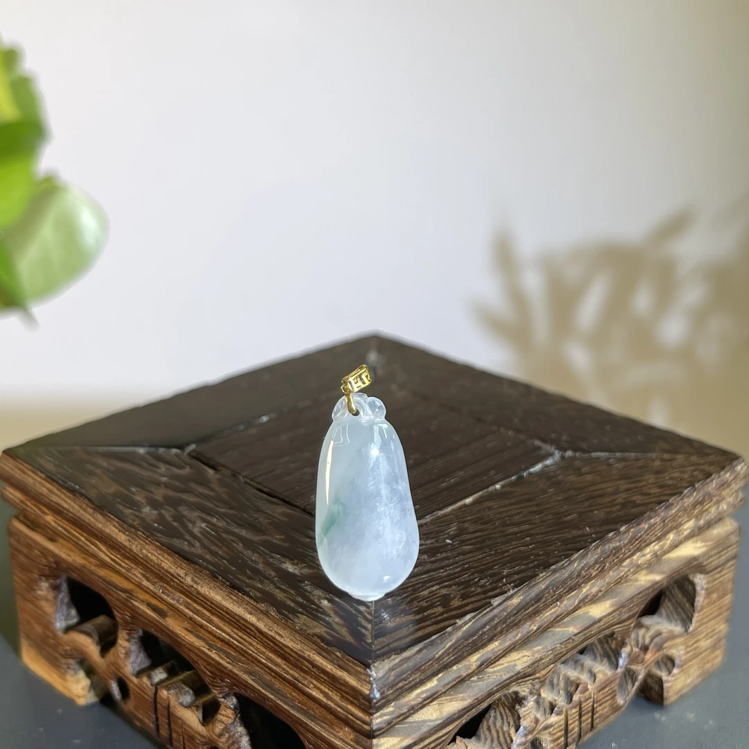 JCB04-05 天然缅甸A货翡翠 18K扣头福瓜