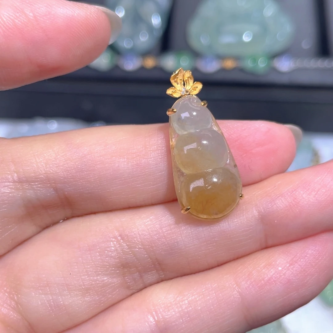 颈饰18K金镶嵌翡翠翡翠
