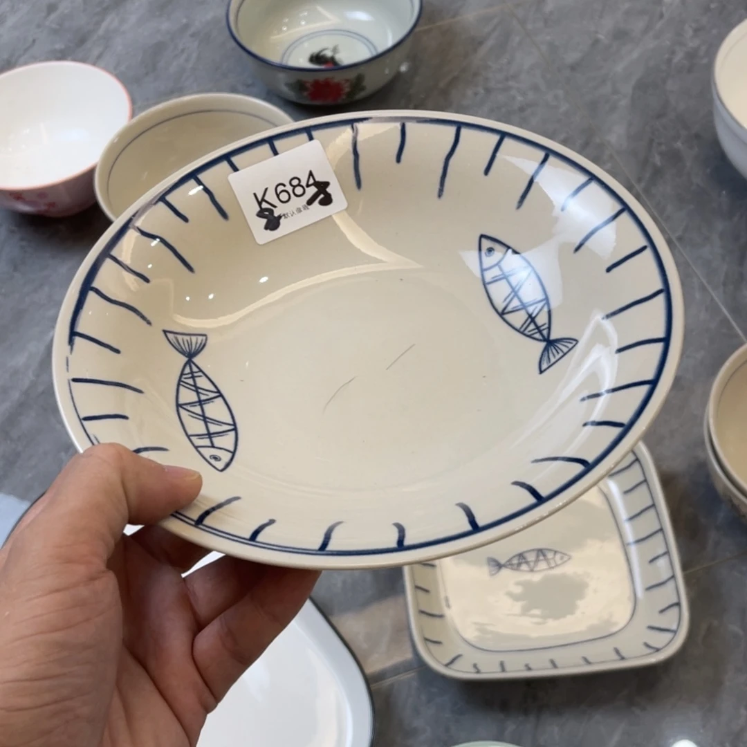 陶瓷微瑕餐具介意勿拍，满18飞！