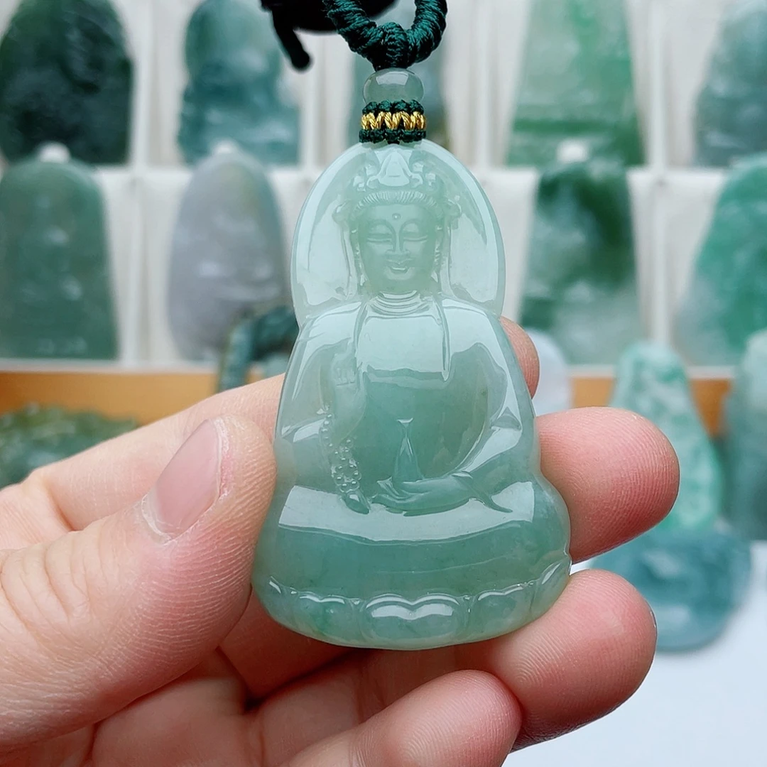 翡翠未镶嵌颈饰素衣观音