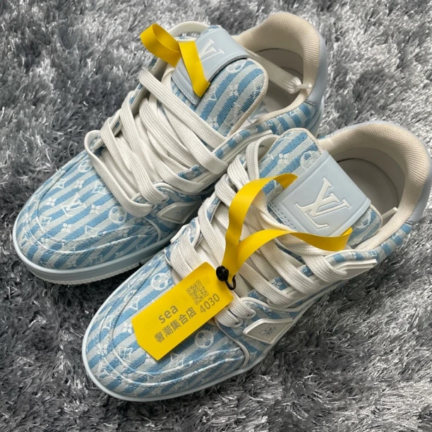 95新 LouisVuitton/路易威登 （有盒）满印低帮时尚板鞋37.5/4030