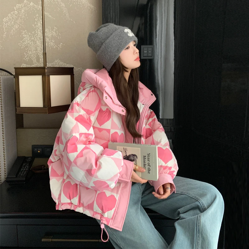 爱心印花羽绒服女2024冬季新款超好看盐系甜美温柔风白鸭绒面包服