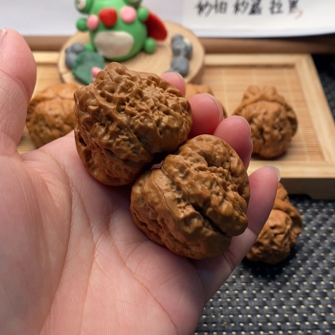 文玩核桃把件三角边40