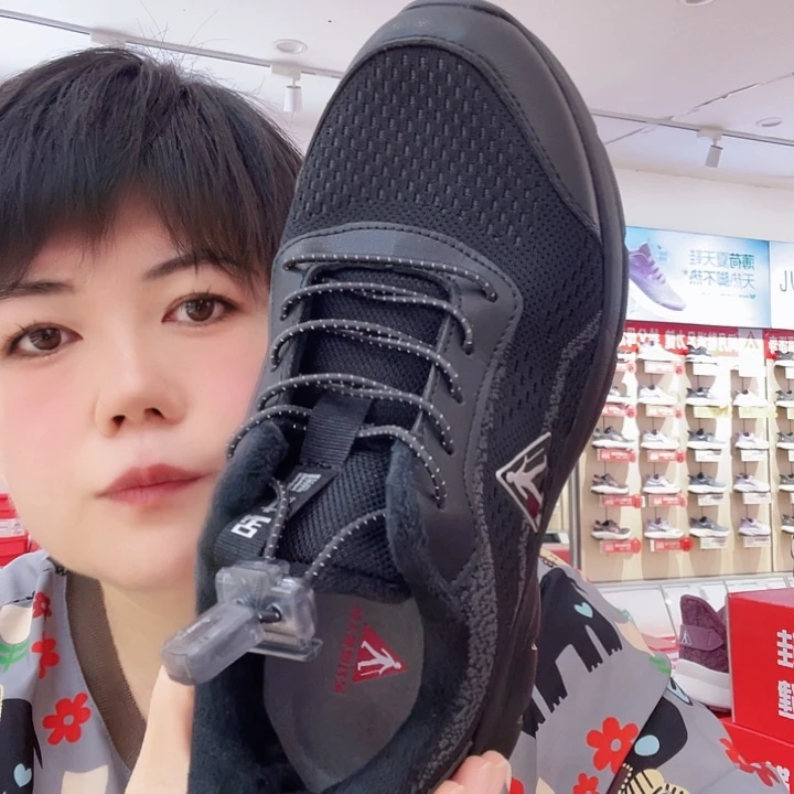 诚***女士黑色的黑色的