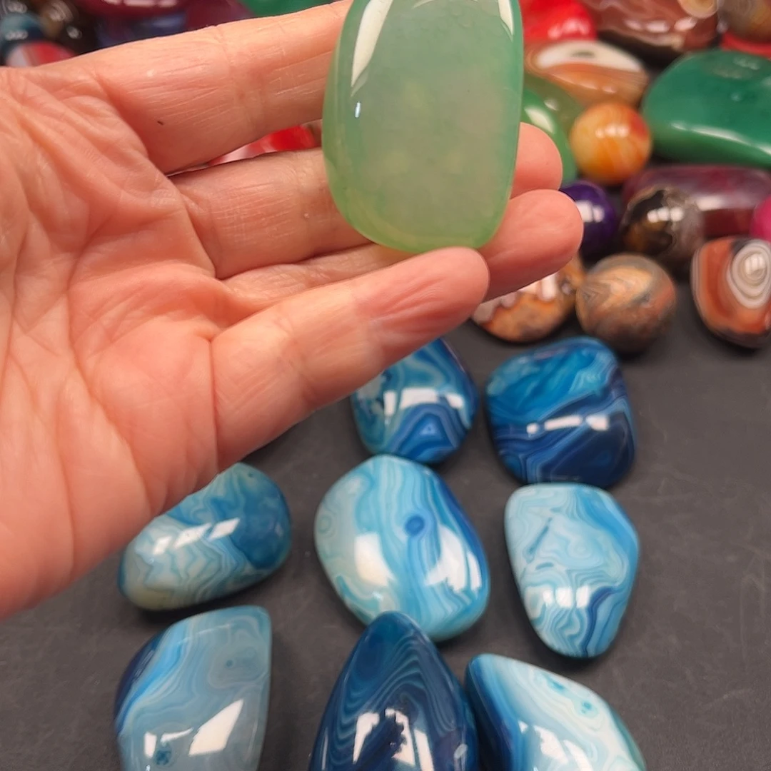 清***月玛瑙/玉髓未镶嵌珠宝奇石