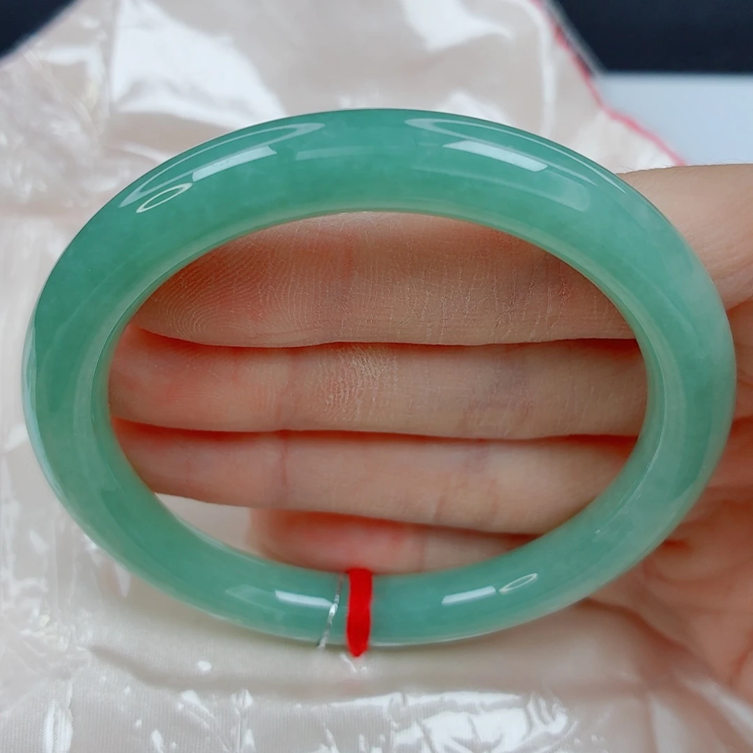 翡翠未镶嵌手镯57.7小圆条，满绿完整，016