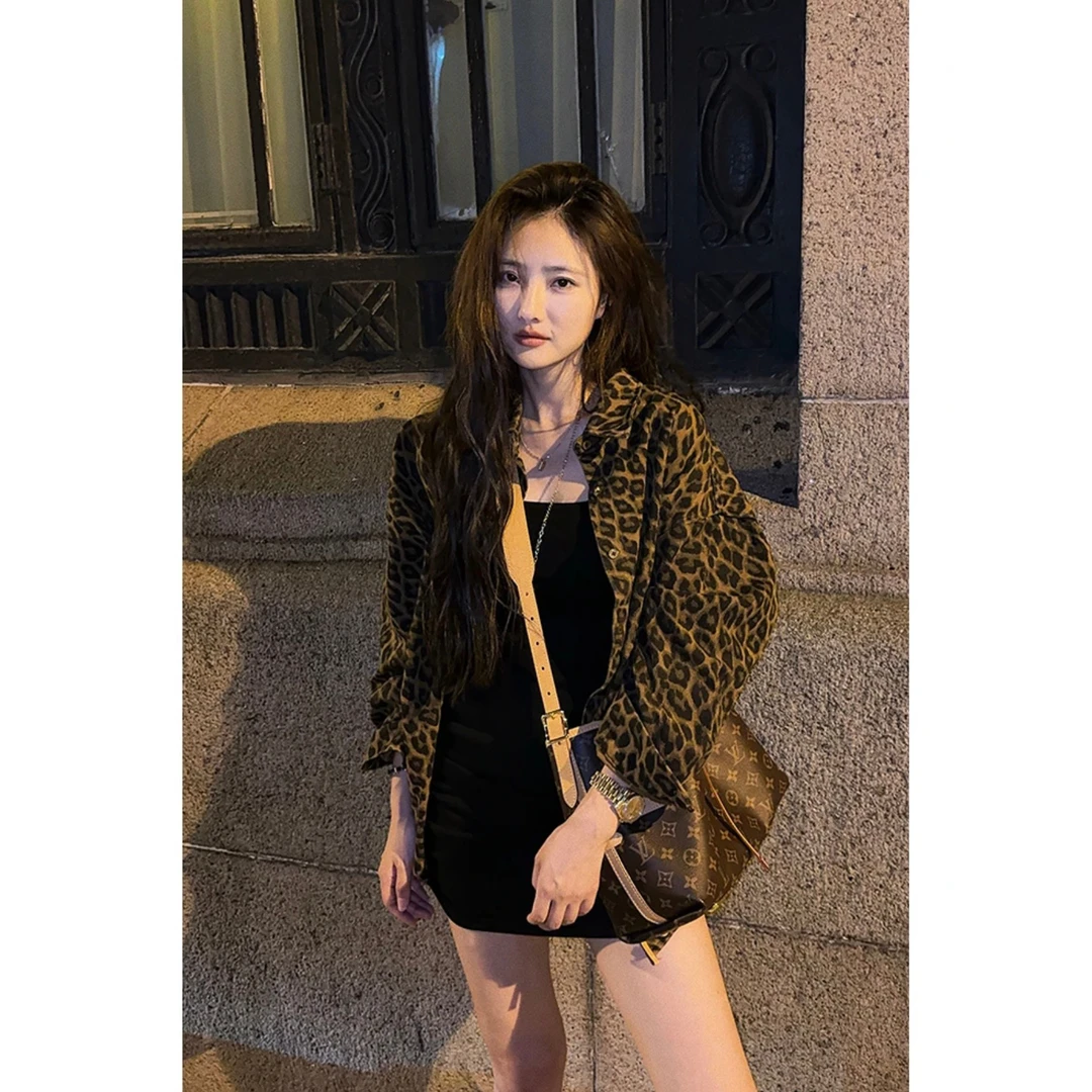 早秋新款修身百搭针织背心短裙+豹纹衬衫外套炸街辣妹时尚套装