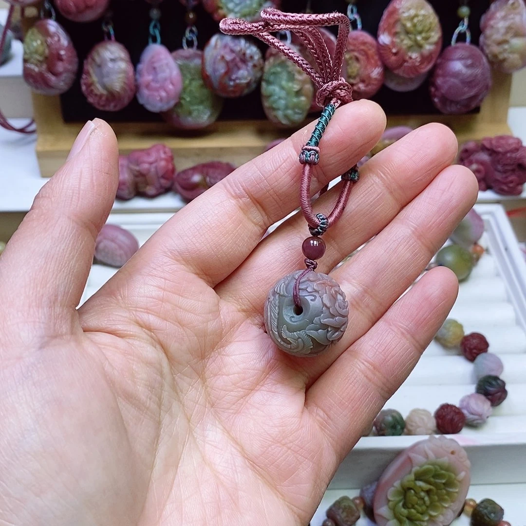 玛瑙/玉髓盐源玛瑙吊坠未镶嵌