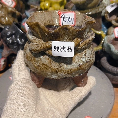 粗陶花盆，现在都不一样